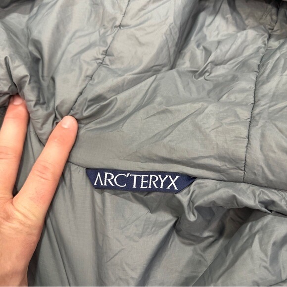 Arc'teryx Women’s Atom LT Insulated Hoody Purple Plum Full Zip Lightweight Large - Picture 8 of 11